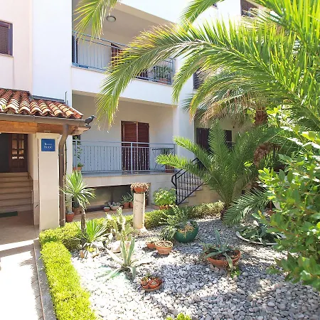 Guest house Ivica 1452