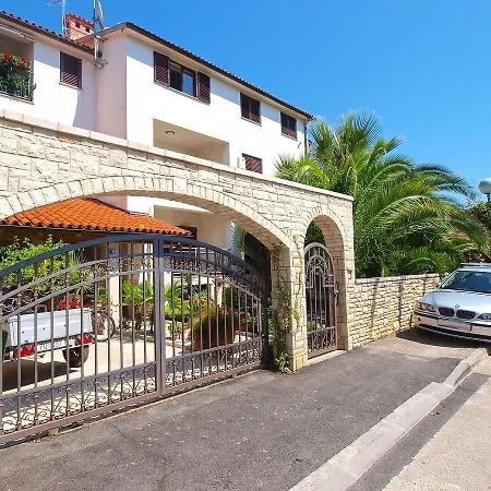Ivica 1452 Guest house Fazana