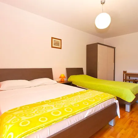 Ivica 1452 Guest house