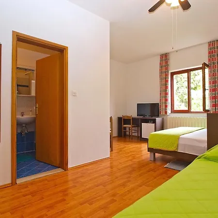 Guest house Ivica 1452